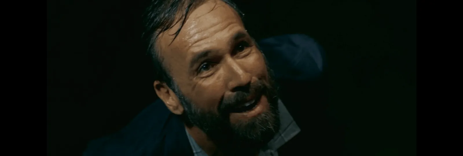 Vini Cavalieri em cena de KALI, de Julien Seri